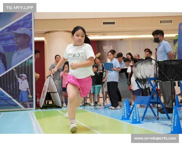 球童快速捡球助攻反击，细节贡献比赛流畅性